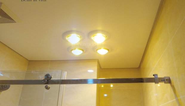 Có nên mua đèn sưởi ấm trong nhà tắm?